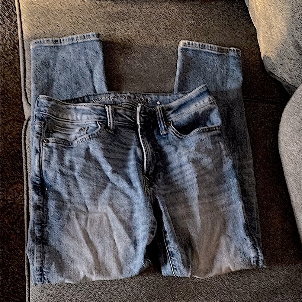 Mens American eagle slim fit jeans. 28 waist 28 length